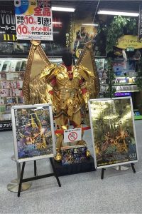 『聖闘士星矢』等身大聖衣（クロス）と黄金ポスターを期間限定で展示