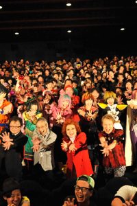 野沢雅子らが満員の観客と「かめはめ波～」劇場版『ドラゴンボールZ　復活の「F」』全世界での上映決定