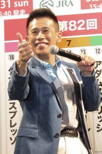 「新宿DERBY　GO-ROUND　日本ダービー枠順確定！スペシャルトークセッション」に登場した柳沢慎吾