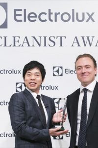 「エレクトロラックス・ベストクリーニスト賞2015」授賞式に登場した今田耕司