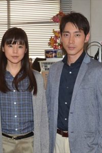 『連続ドラマW 死の臓器』の撮影に臨む小泉孝太郎と小西真奈美