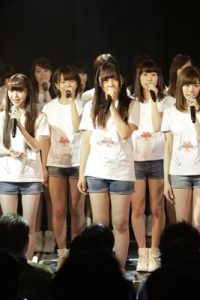 AKB48グループ「東日本大震災復興支援特別公演～誰かのためにプロジェクト2016～」（C）AKS
