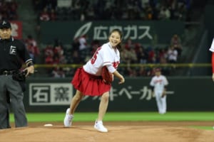 今田美桜がcsファイナルで始球式に初登板 応援がうれしかった Tv Life Web