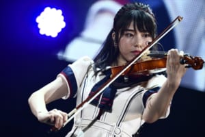 横山由依 今年はバイオリンに挑戦 結果は Akb48グループ感謝祭 Tv Life Web