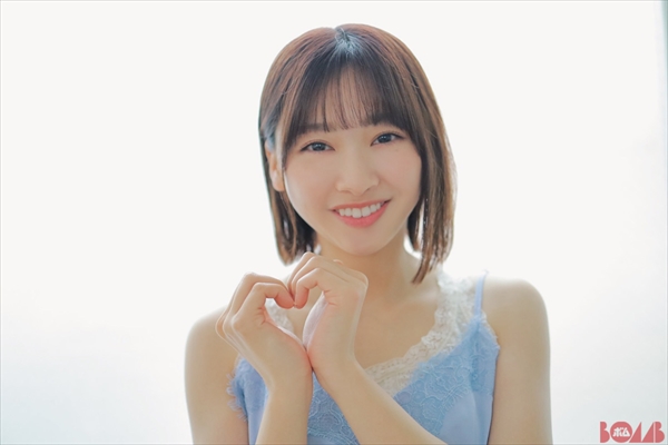 日向坂46富田鈴花 透明感あふれるキャミ姿のオフショット独占公開 Tv Life Web