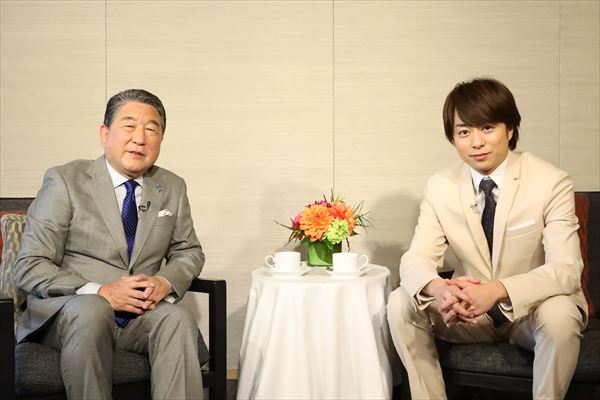 櫻井翔が徳光和夫から嵐への手紙を 達筆すぎて僕以外のメンバーが読めない Tv Life Web