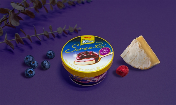 「明治 エッセル スーパーカップSweet's ベリーベリーフロマージュ」