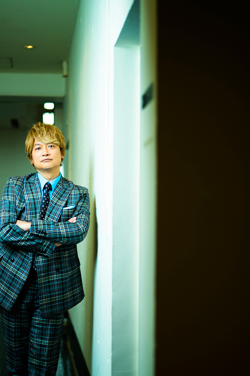 香取慎吾インタビュー『誰かが、見ている』
