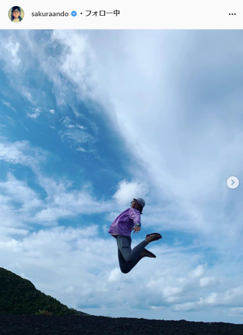 安藤サクラ 躍動感あふれるジャンプ写真公開 跳躍力半端ない お見事 の声 Tv Life Web