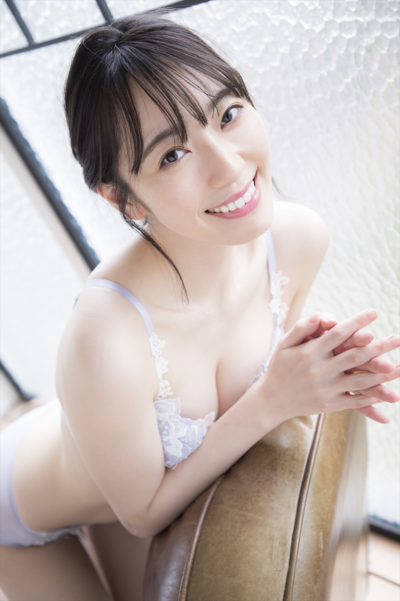 『松井咲子1st写真集 咲子』©KADOKAWA©MATSUI SAKIKO©SOMEDAY PHOTO/TANAKA TOMOHISA