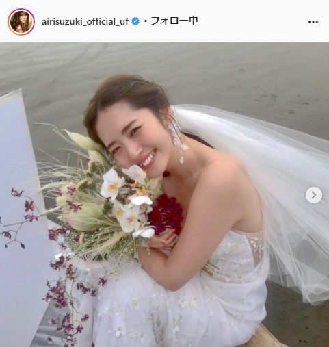 鈴木愛理公式Instagram（airisuzuki_official_uf）より