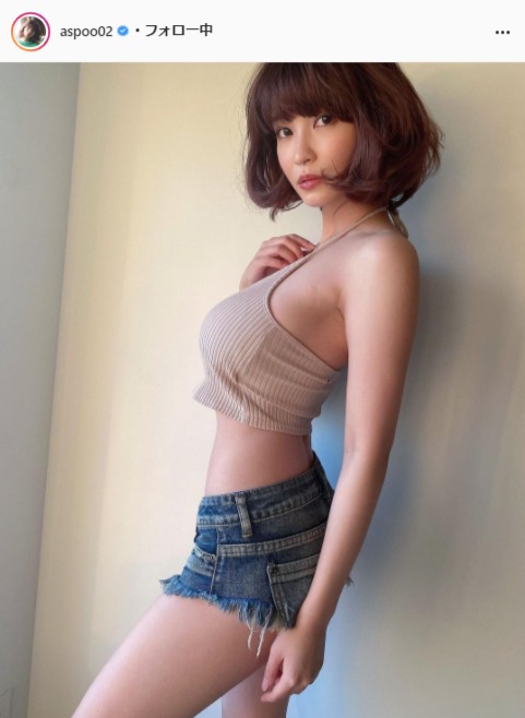 岸明日香公式Instagram(aspoo02)より