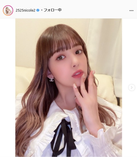 藤田ニコル公式Instagram（2525nicole2）より