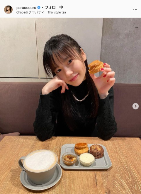 島崎遥香公式Instagram(paruuuuuru)より