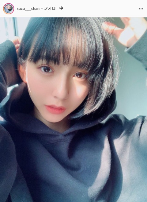 山之内すず公式Instagram（suzu____chan）より