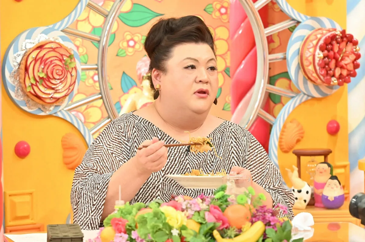 マツコ デラックスが かた焼きそば を初体験 マツコの知らない世界 Tv Life Web マツコ デラックスが かた焼きそば を初体験 マツコの知らない世界 Tv Life Web