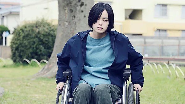 平手友梨奈が演じるヒロイン ヒナコの場面写真 最新映像が公開 ザ ファブル Tv Life Web