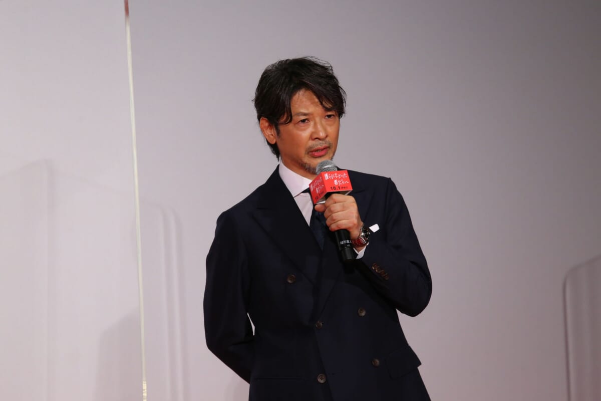 『護られなかった者たちへ』©2021映画『護られなかった者たちへ』製作委員会