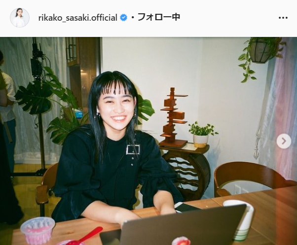 アンジュルム・佐々木莉佳子公式Instagram（rikako_sasaki.official）より