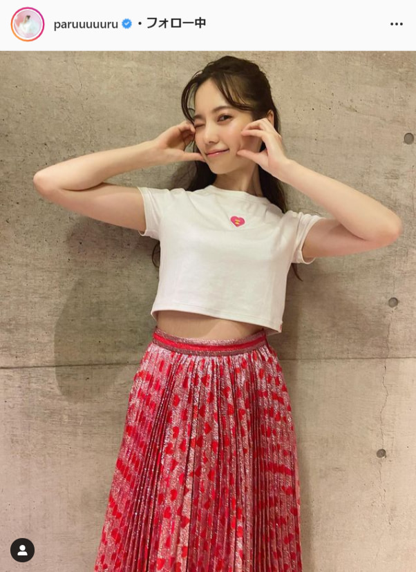 島崎遥香公式Instagram（paruuuuuru）より