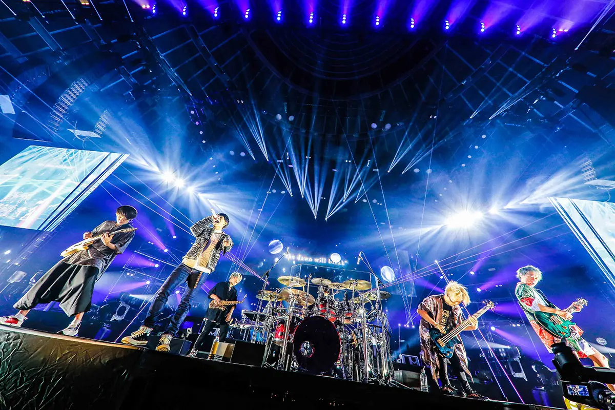 綾野剛がuverworldのライブに登場 アバランチ 主題歌を 最高な形で 受け止める Tv Life Web