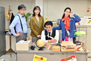 左からおいでやす小田、工藤美桜、劇団ひとり、ファーストサマーウイカ