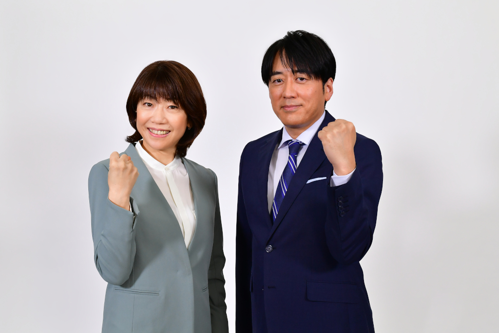 スペシャルキャスターの高橋尚子（左）と総合司会の安住紳一郎TBSアナウンサー（右）