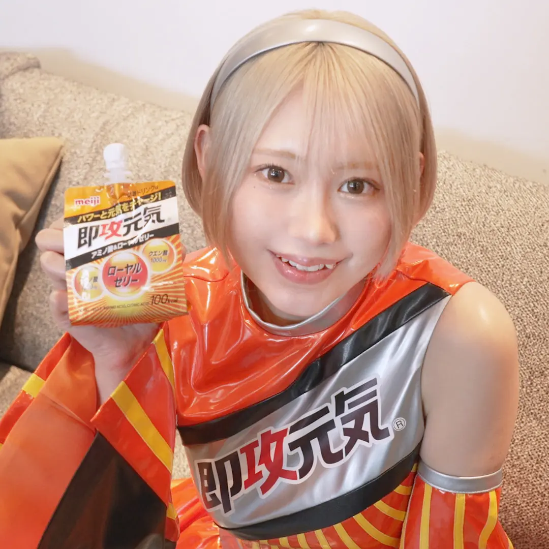 えなこ、つんこ、篠崎こころがオフィスカジュアルコーデで元気を