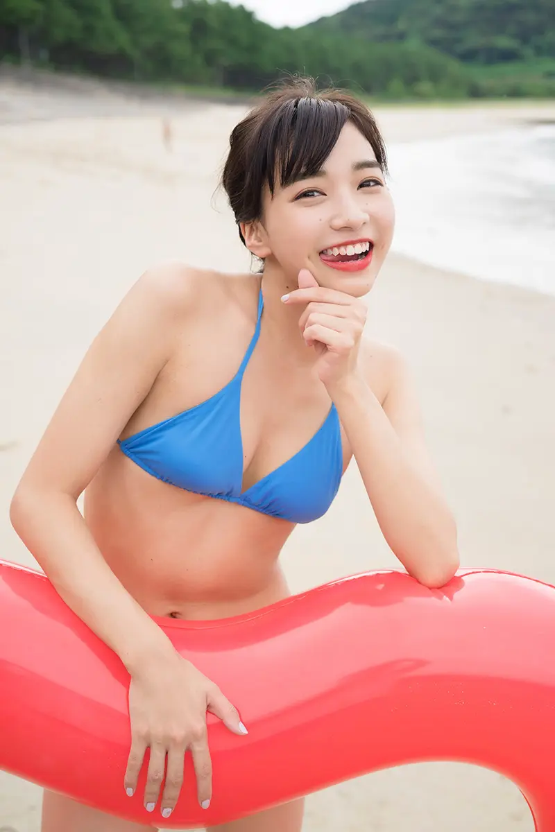 坂ノ上茜 最初で最後の水着姿も 1st写真集 あかねいろ 86p増のデジタル版リリース Tv Life Web