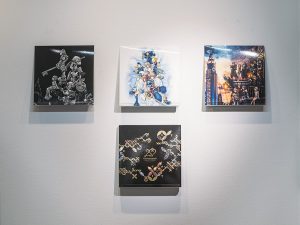 会場内に展示されているレコードの一部　© SQUARE ENIX