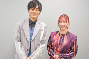 （左から）小林親弘さん、白石晴香さん