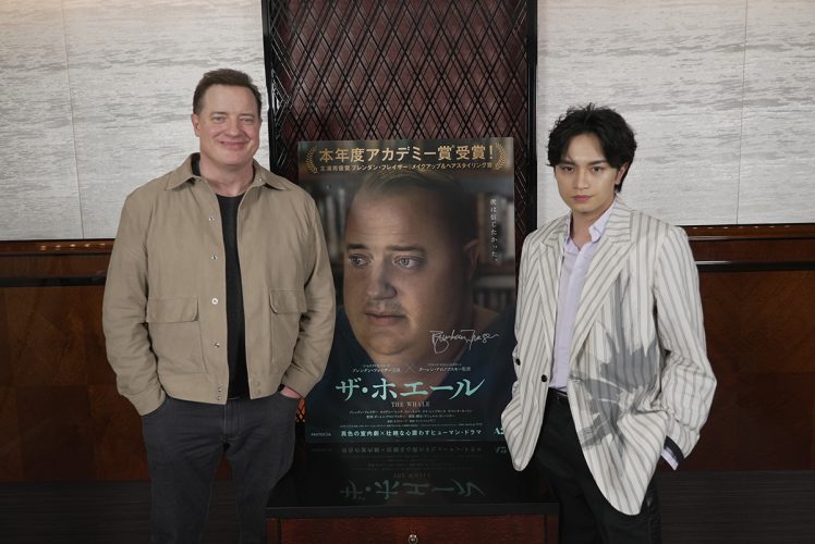 左から)ブレンダン・フレイザー、中島健人