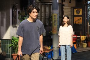 『街並み照らすヤツら』