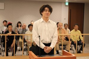 『街並み照らすヤツら』