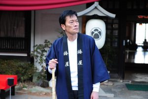 「湯けむりスナイパー お正月スペシャル2012」©ひじかた憂峰・松森正／実業之日本社　©「『湯けむりスナイパー』２０１２お正月ＳＰ」製作委員会