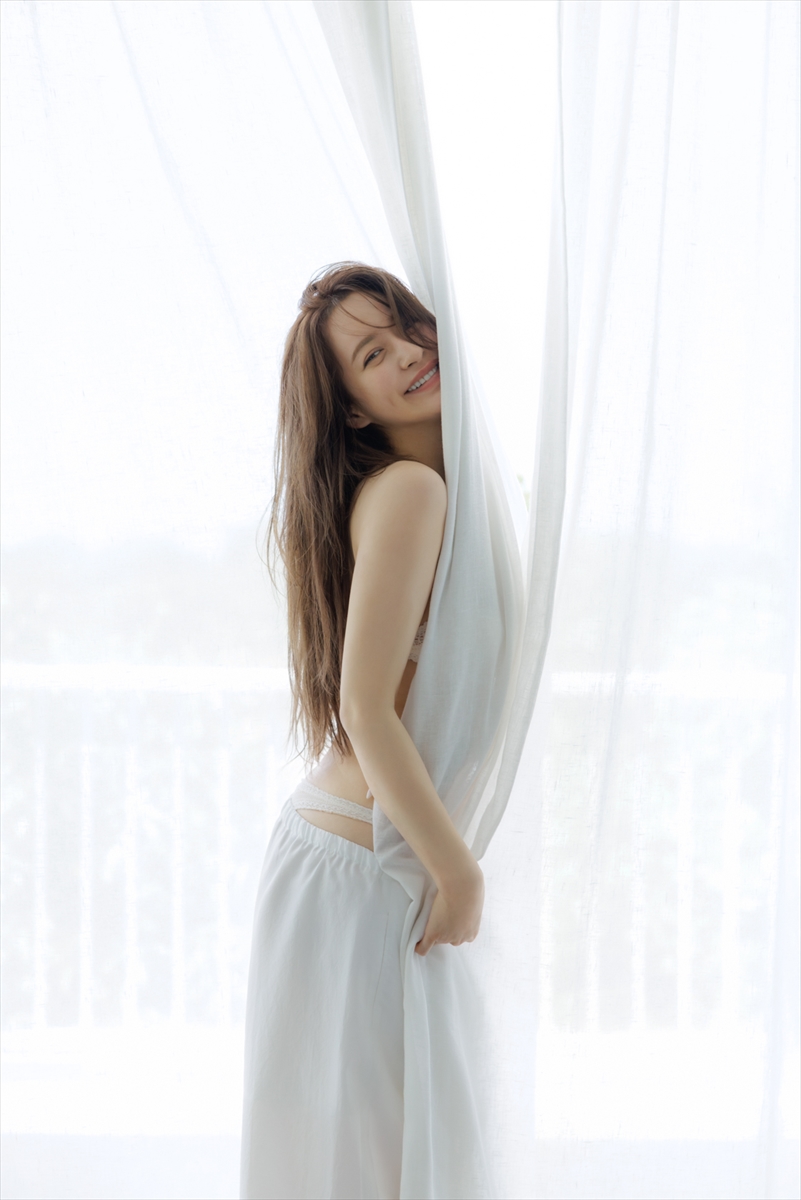 野崎萌香1st写真集
