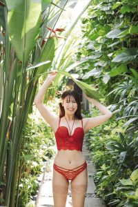 荒井優希1st写真集『無敵の素顔』