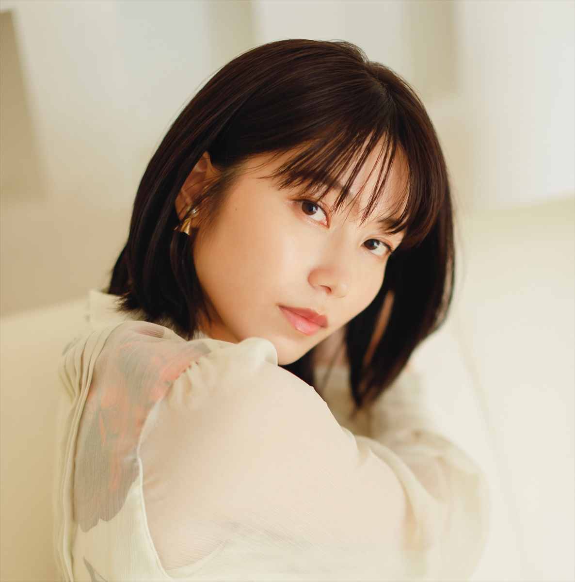 横山由依