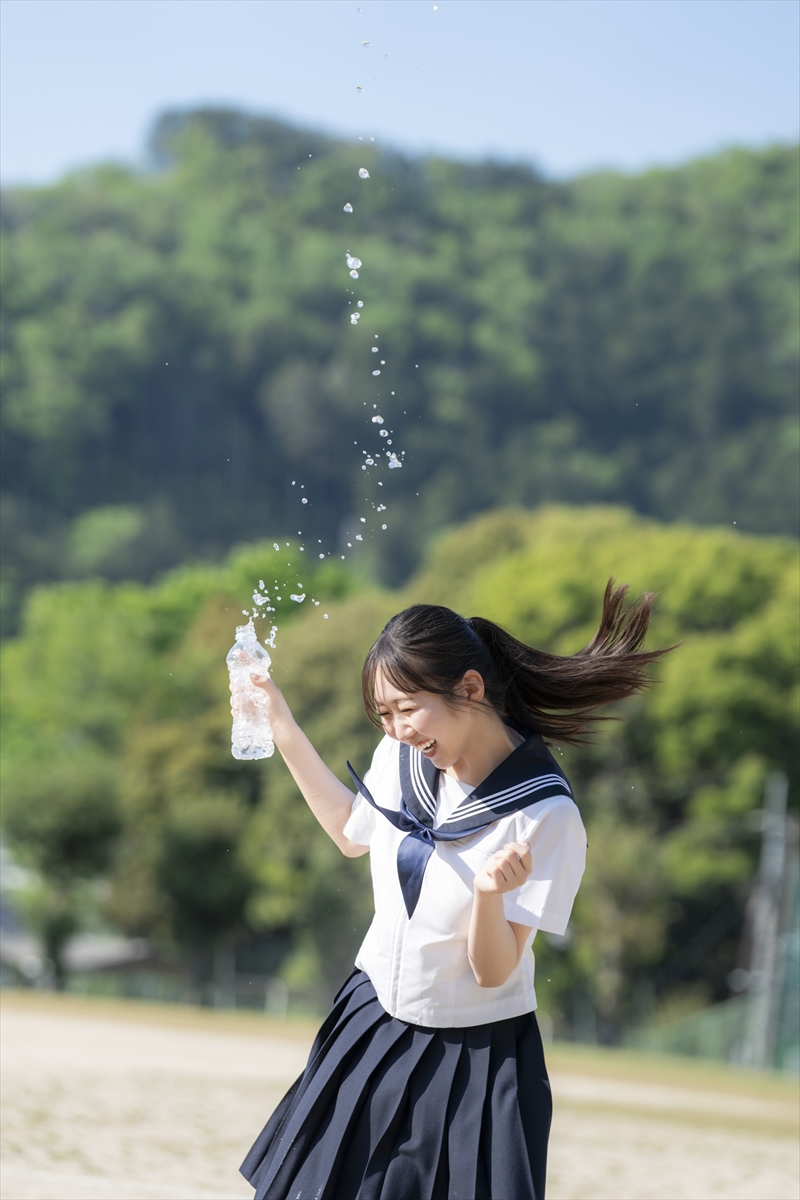 『STU48 内海里音 1st写真集（タイトル未定）』
