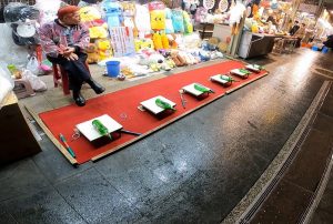 「リア突 海の家」