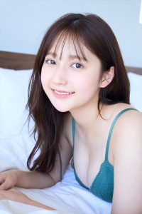 AKB48鈴木くるみ１st写真集『夢の重さ』