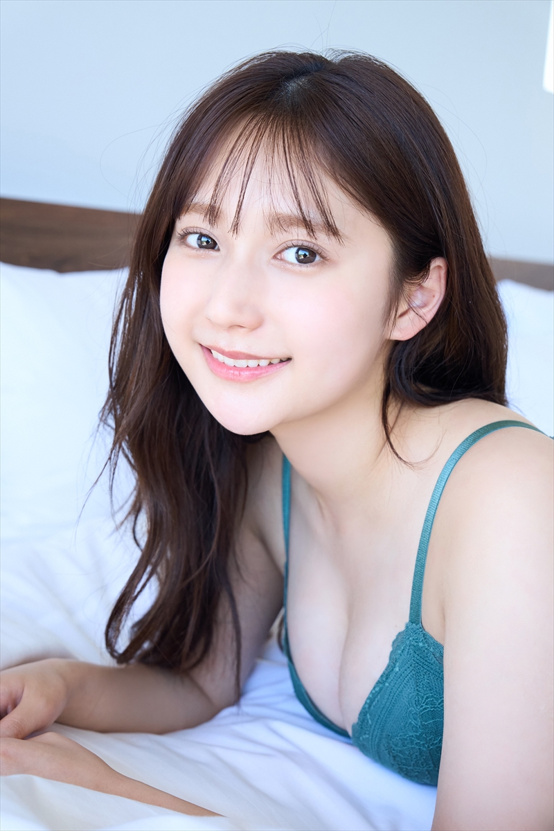 AKB48鈴木くるみ１st写真集『夢の重さ』
