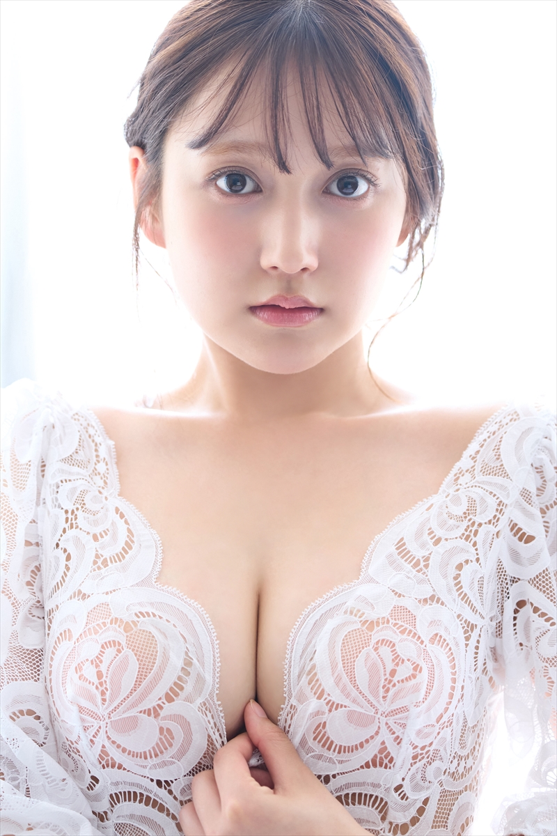 AKB48鈴木くるみ１st写真集『夢の重さ』