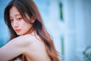 『川上千尋 ファースト写真集 永遠未遂』（徳間書店）／ 撮影：岡本武志