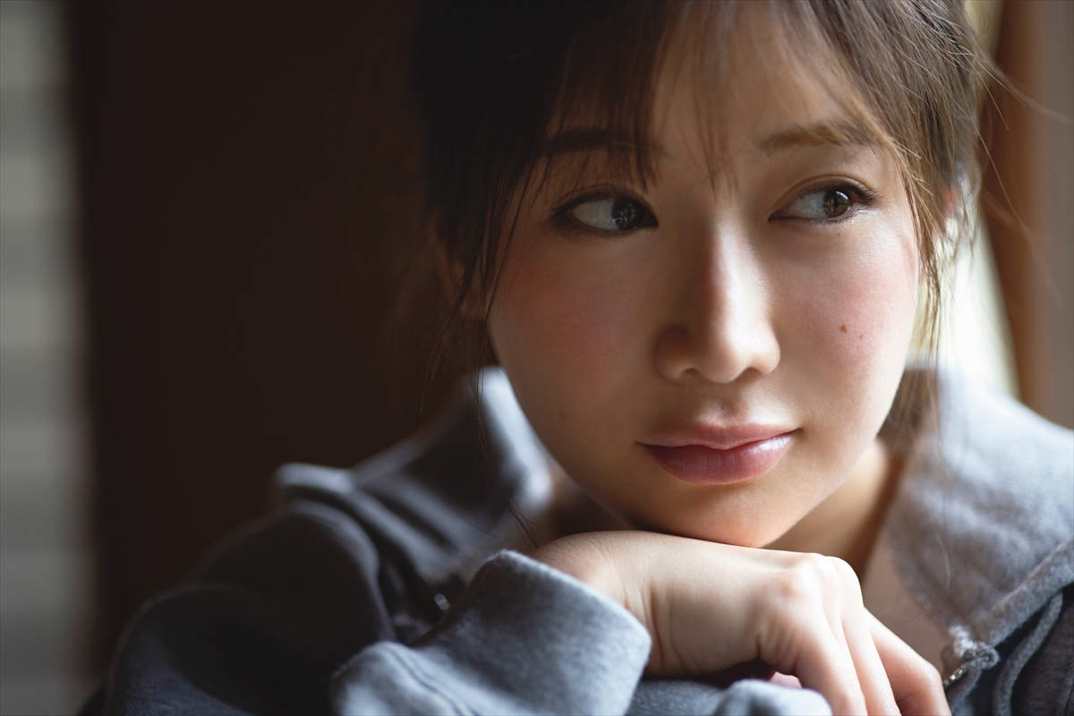 新海まき1st写真集『刻に咲く』