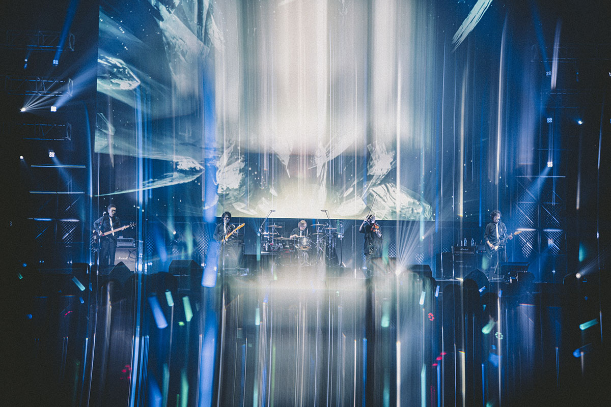 『THE PRIMALS Dark Decades Tour BUDOKAN』●photo／西槇太一　© SQUARE ENIX