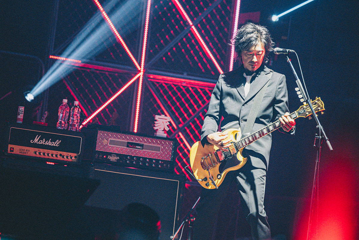 『THE PRIMALS Dark Decades Tour BUDOKAN』●photo／西槇太一　© SQUARE ENIX
