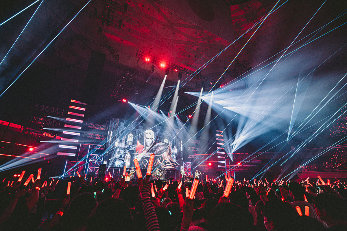 『THE PRIMALS Dark Decades Tour BUDOKAN』●photo／西槇太一　© SQUARE ENIX