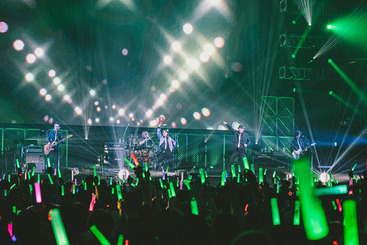 『THE PRIMALS Dark Decades Tour BUDOKAN』●photo／西槇太一　© SQUARE ENIX