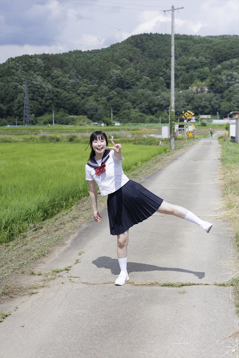 「こまめ1st写真集　無邪気と誘惑の夏少女」